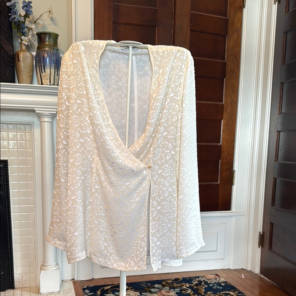 Elegant Giorgio Armani‎  Cream Blouse- worn twice- perfect condition